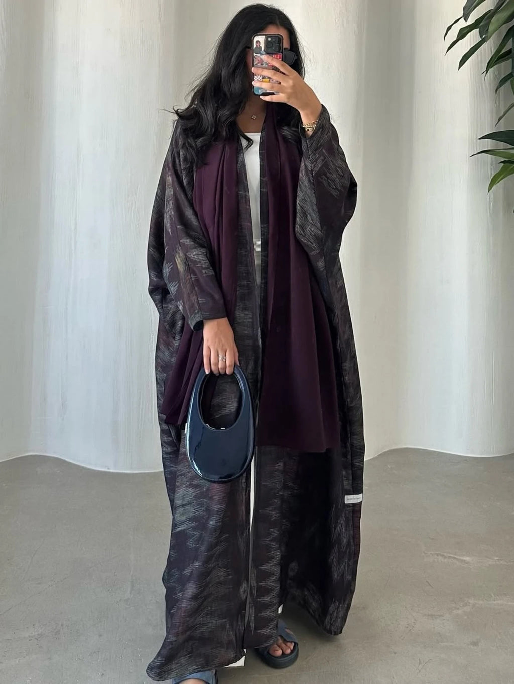 Open Front Abaya with Hijab – Elegant Middle Eastern Style