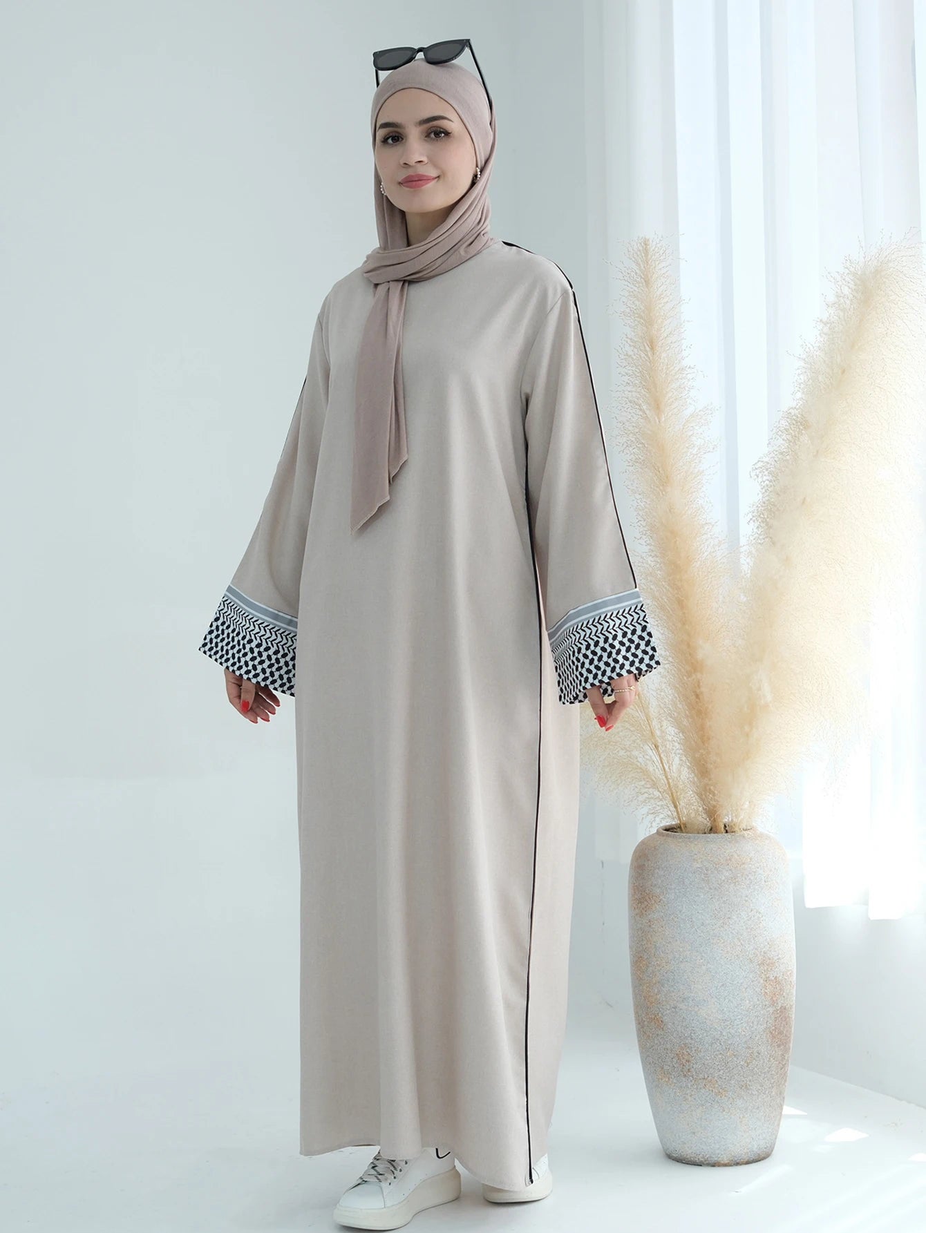 Elegant Ramadan Abaya – Open Cardigan Style for Eid